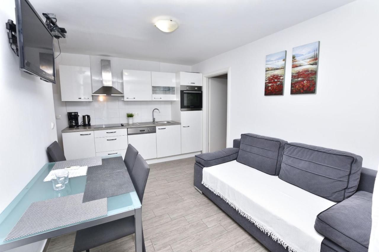 Apartment Ivan プリモシュテン エクステリア 写真